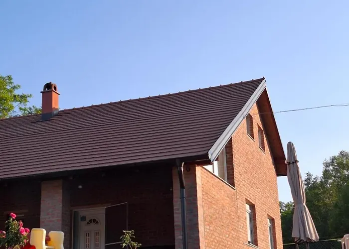 Vikendica Garaski Kutak * 阿然德洛维克